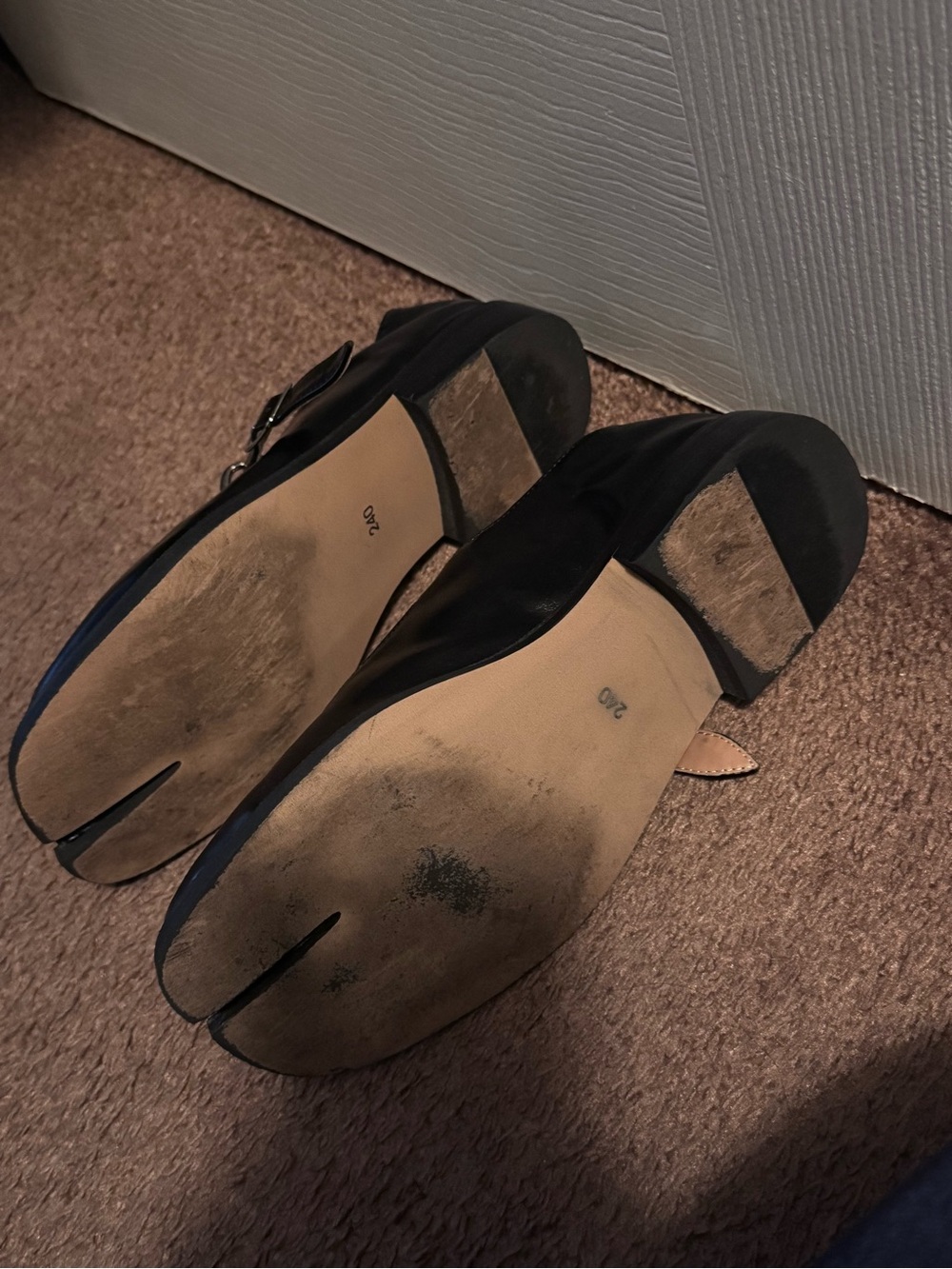 Black Mary Jane Tabi Leather flats - Picture 3 of 3